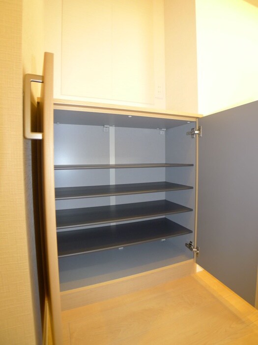 物件内観写真18　(靴箱)