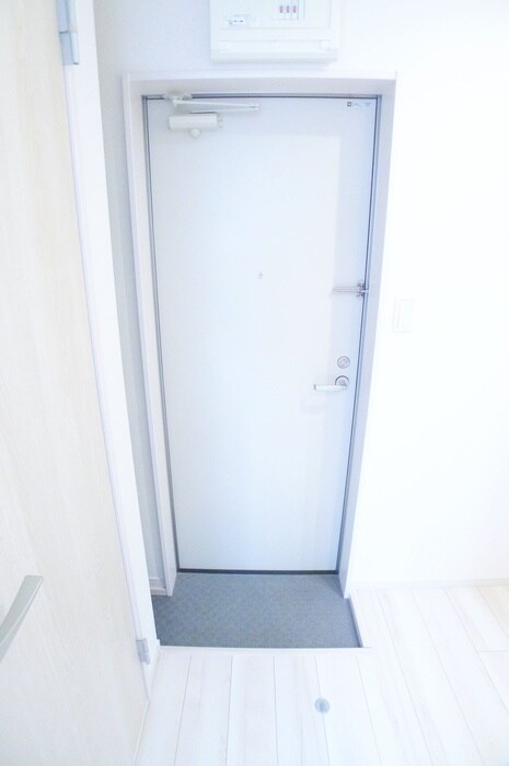 物件内観写真11　(玄関)
