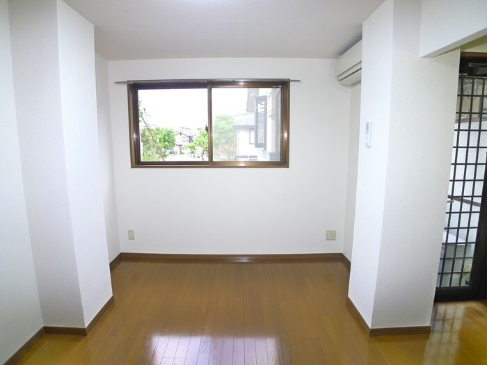 物件内観写真3　(居室)