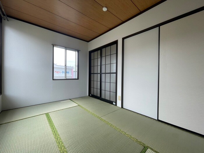 物件内観写真8　(居室)