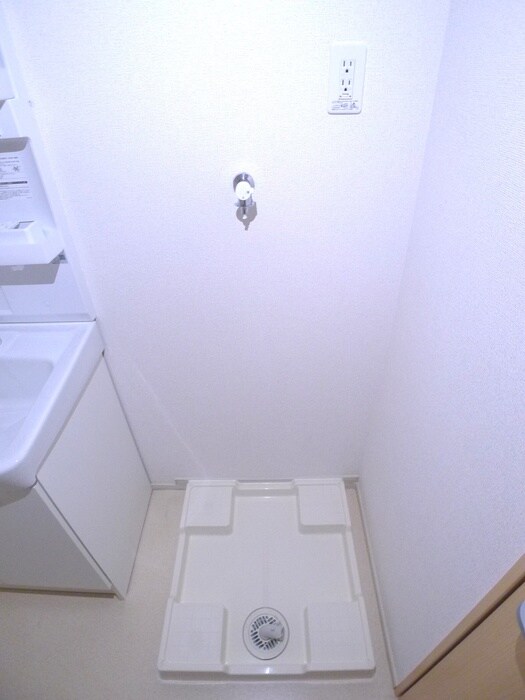 物件内観写真15　(洗濯機置場)