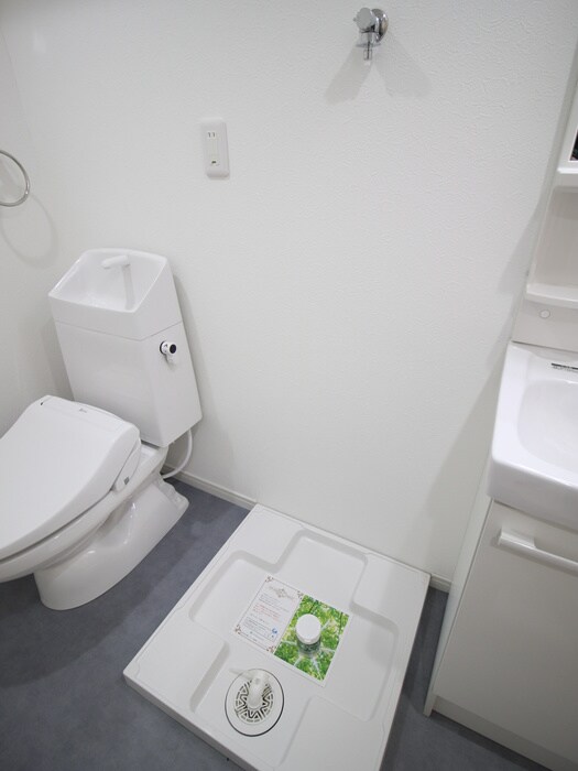 物件内観写真15　(洗濯機置場)