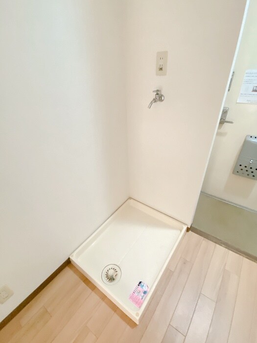 物件内観写真17　(洗濯機置場)