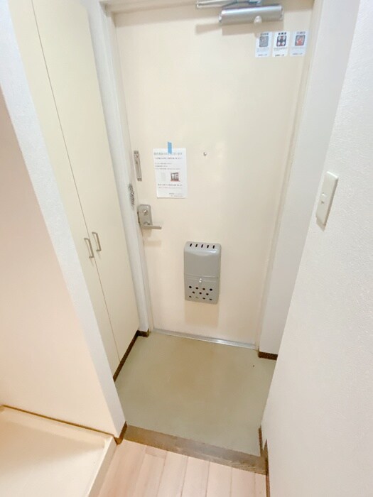 物件内観写真18　(玄関)