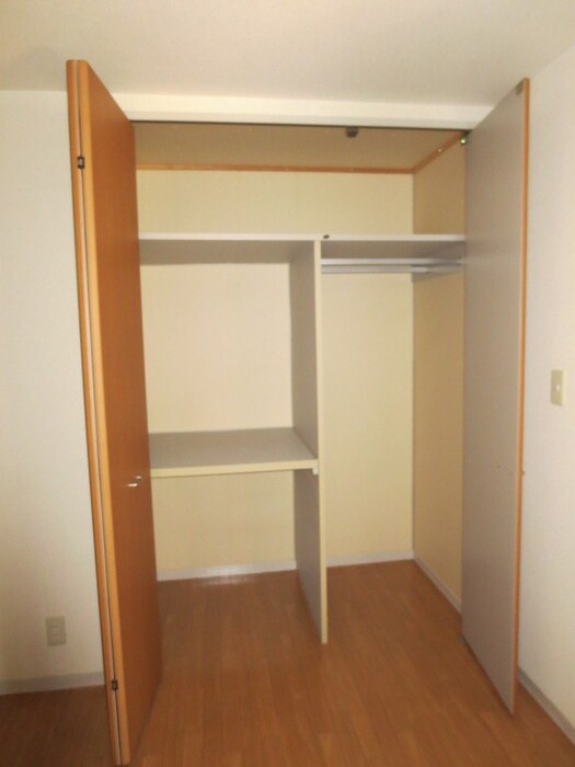 物件内観写真12　(収納)
