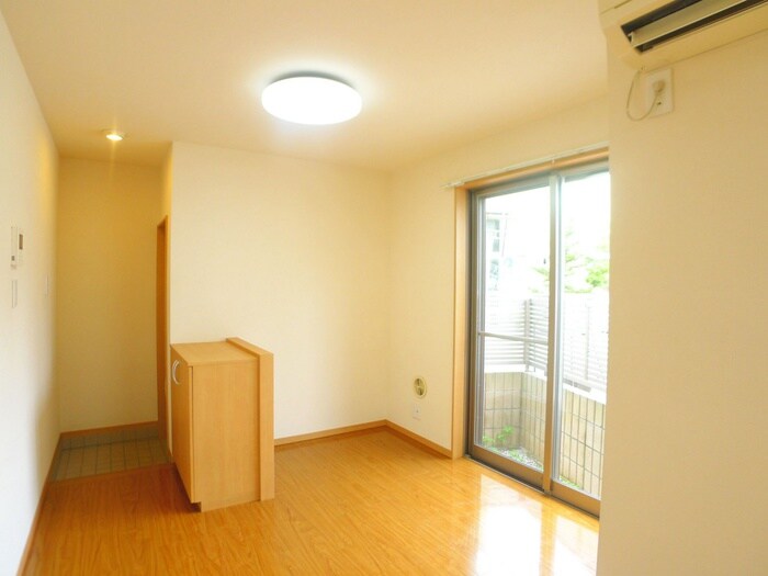 物件内観写真5　(居室)