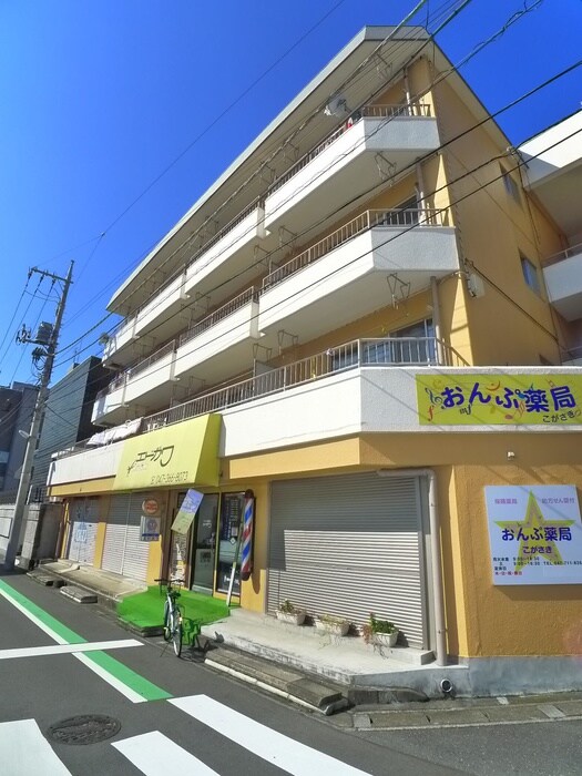 物件外観写真4　(エントランス部分)