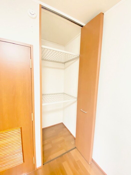 物件内観写真12　(収納)