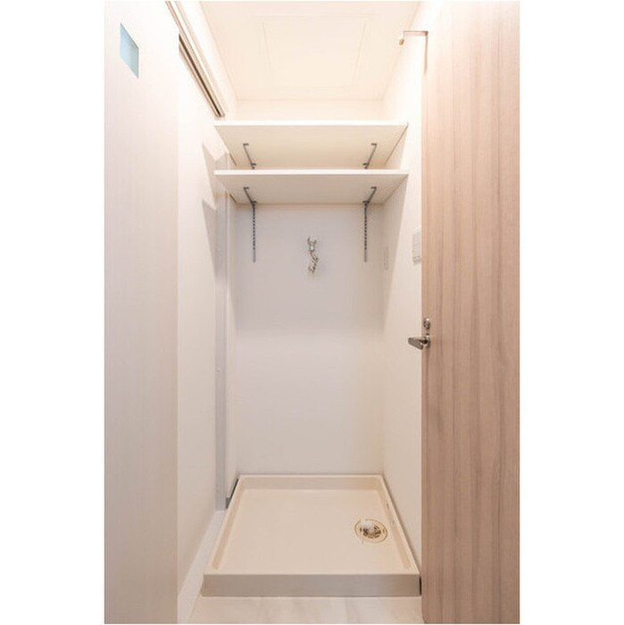 物件内観写真14　(洗濯機置場)