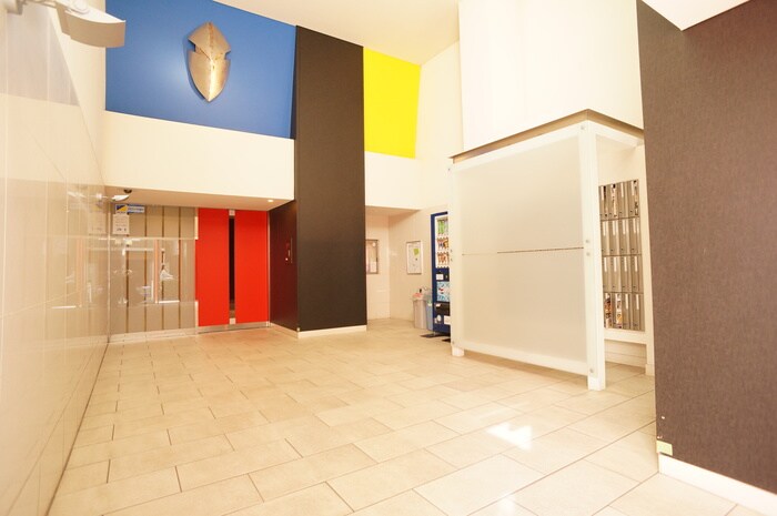 物件外観写真5　(エントランス部分)