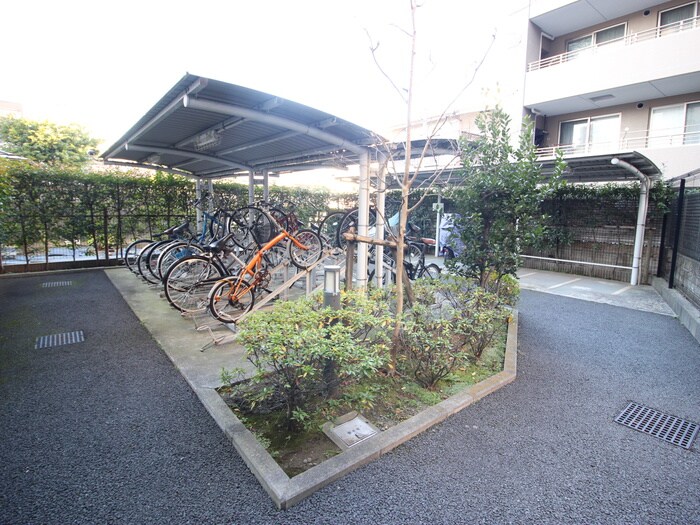 物件外観写真6　(駐輪場)