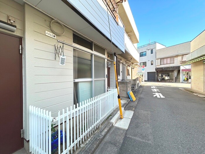 物件外観写真4　(エントランス部分)