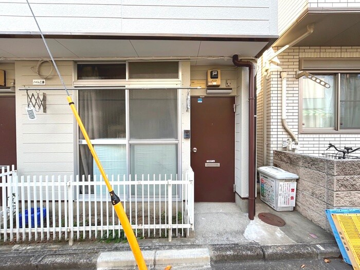 物件外観写真5　(エントランス部分)