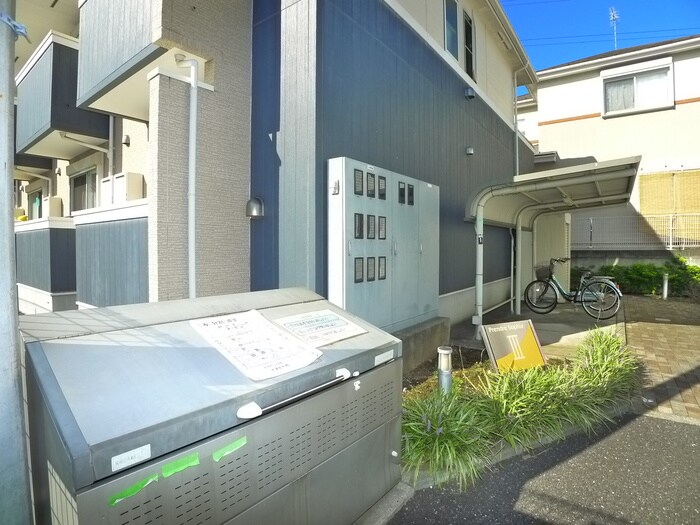 物件外観写真4　(駐輪場)