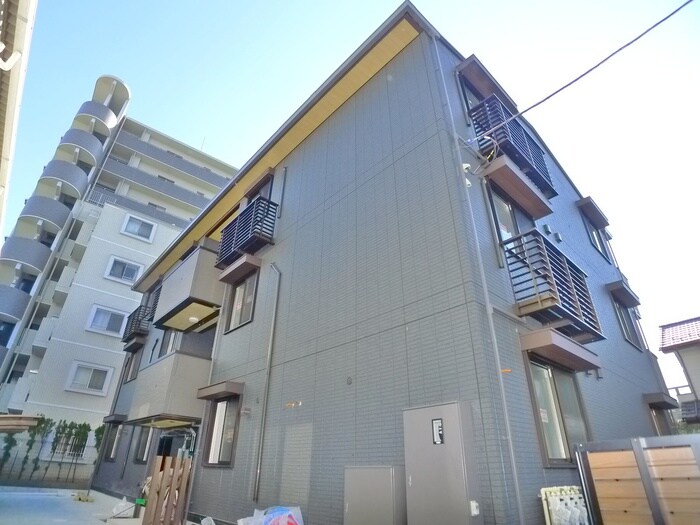 物件外観写真1　(建築中)