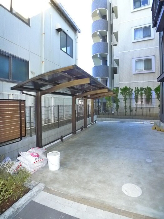 物件外観写真4　(駐輪場)