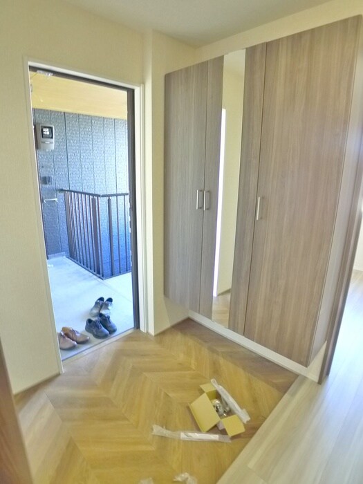 物件内観写真18　(玄関)