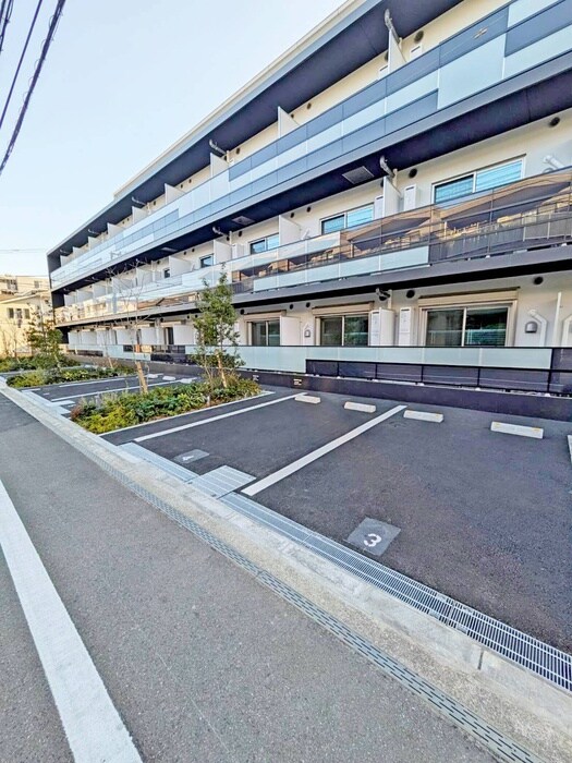 物件外観写真4　(駐車場)