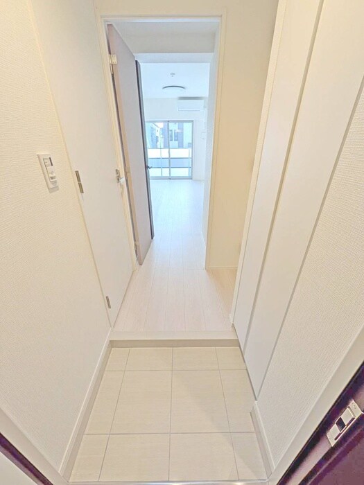 物件内観写真13　(玄関)