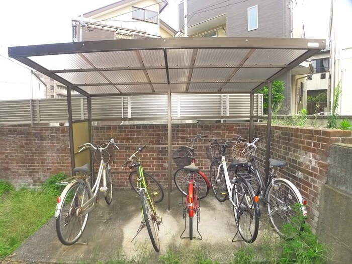 物件外観写真3　(駐輪場)