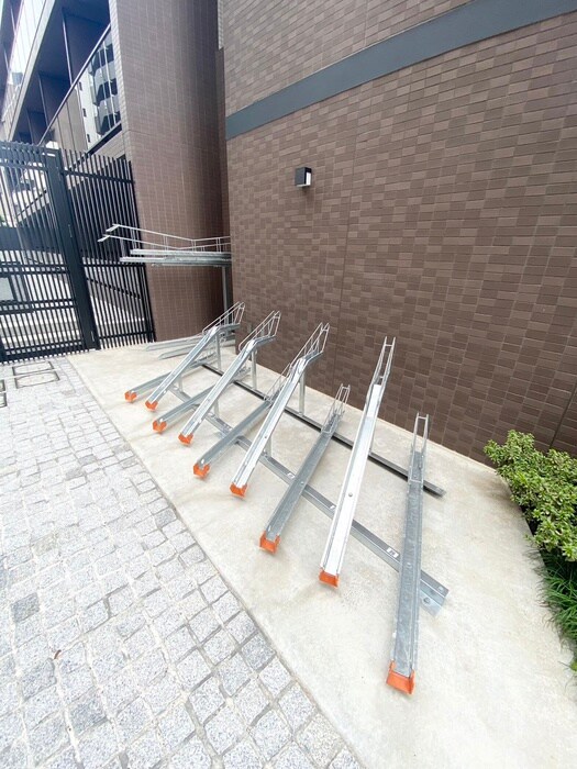 物件外観写真6　(駐輪場)