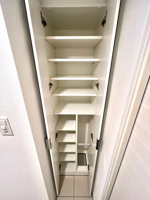 物件内観写真16　(靴箱)