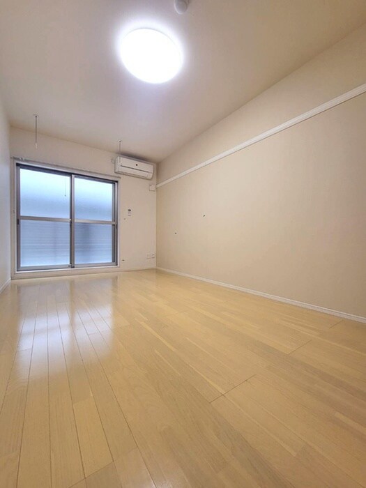 物件内観写真5　(室内からの展望)