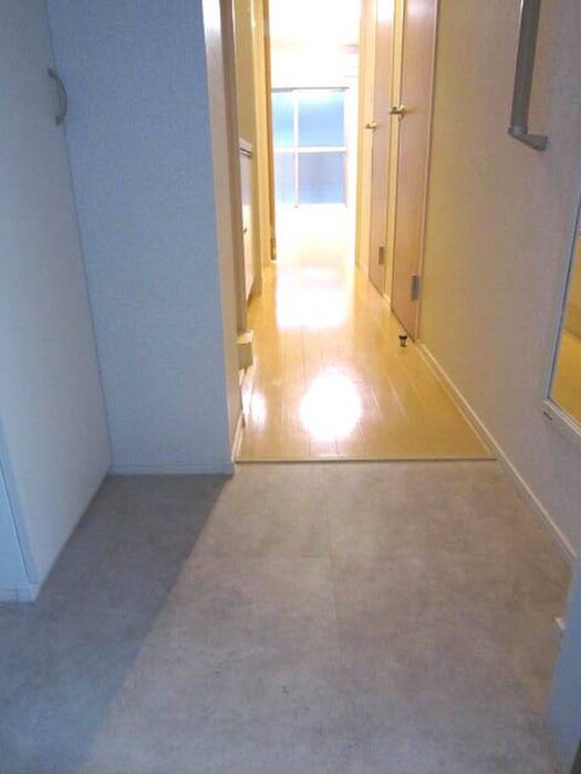 物件内観写真14　(廊下)