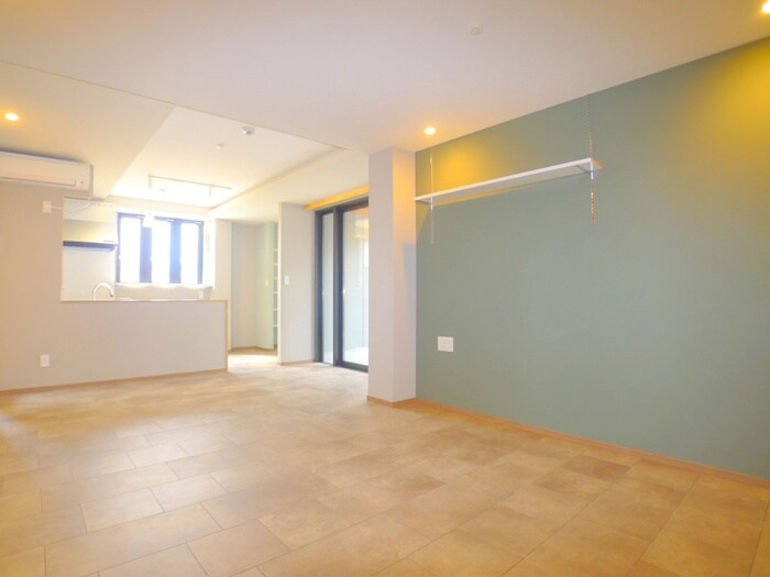 物件内観写真9　(室内からの展望)