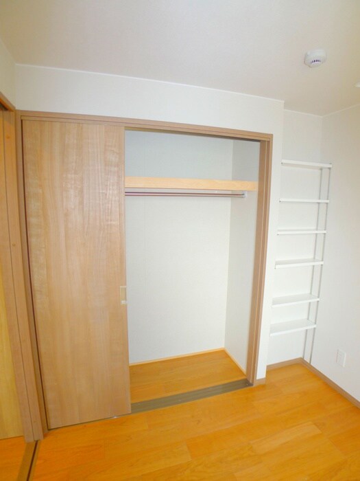 物件内観写真12　(収納)