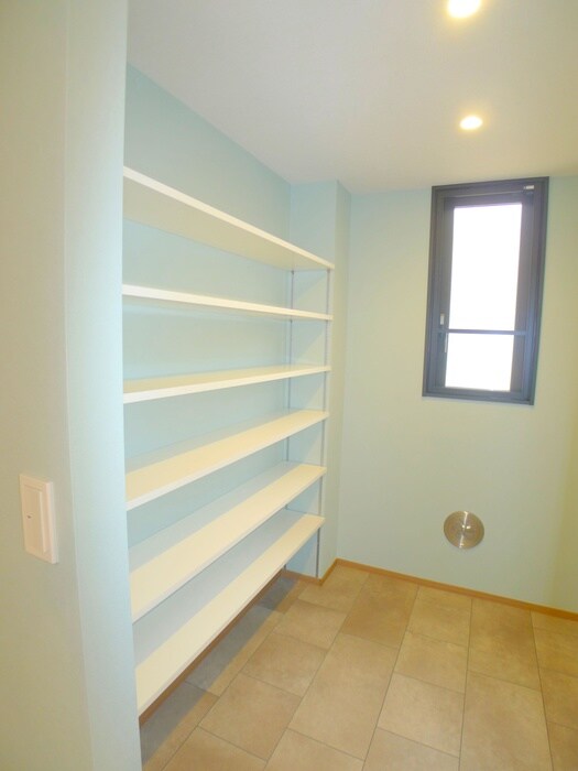 物件内観写真21　(収納)