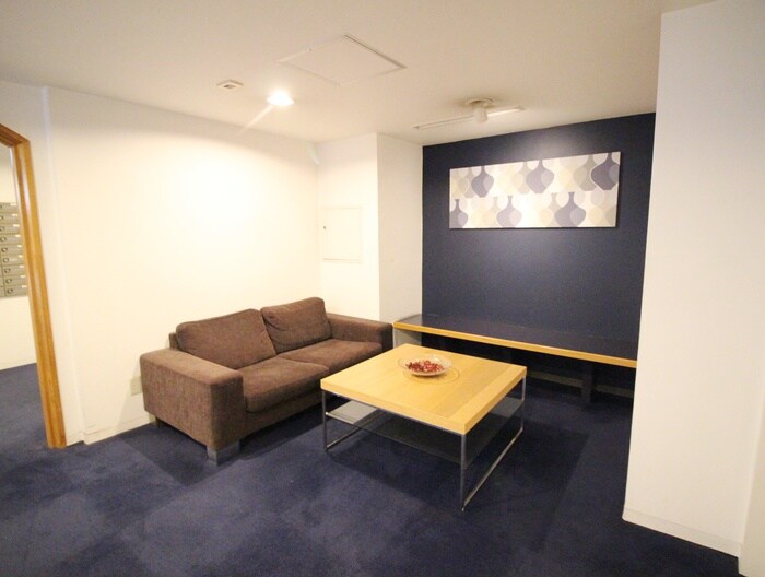 物件外観写真6　(エントランス部分)