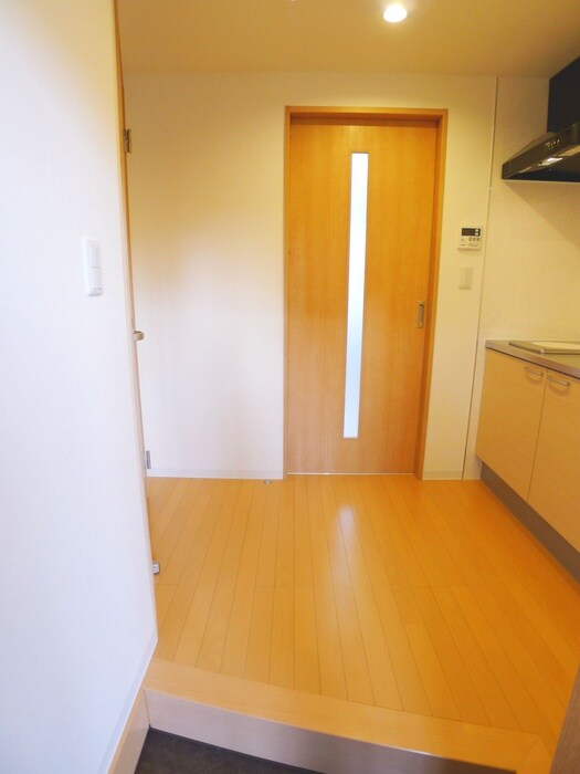 物件内観写真5　(玄関)