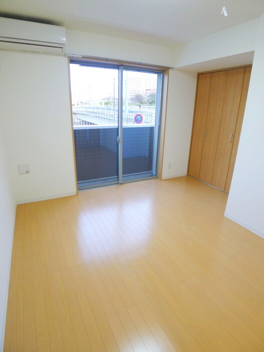 物件内観写真12　(室内からの展望)