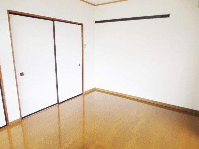物件内観写真4　(居室)