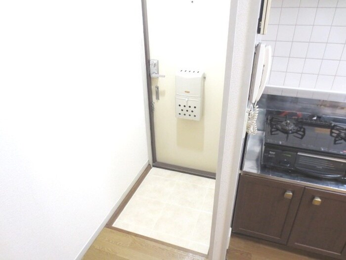 物件内観写真10　(玄関)