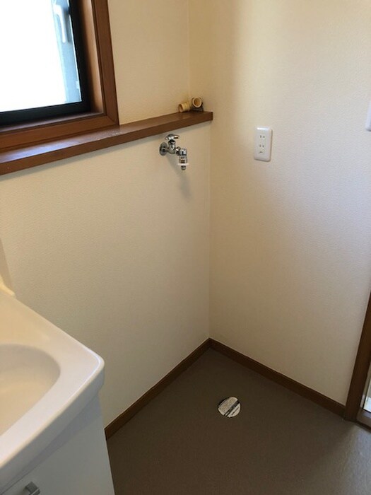 物件内観写真18　(洗濯機置場)