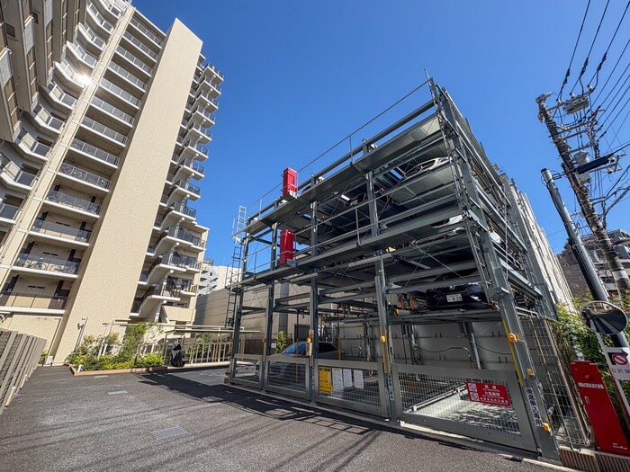 物件外観写真2　(駐車場)