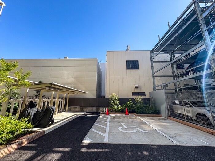 物件外観写真5　(バイク置き場)