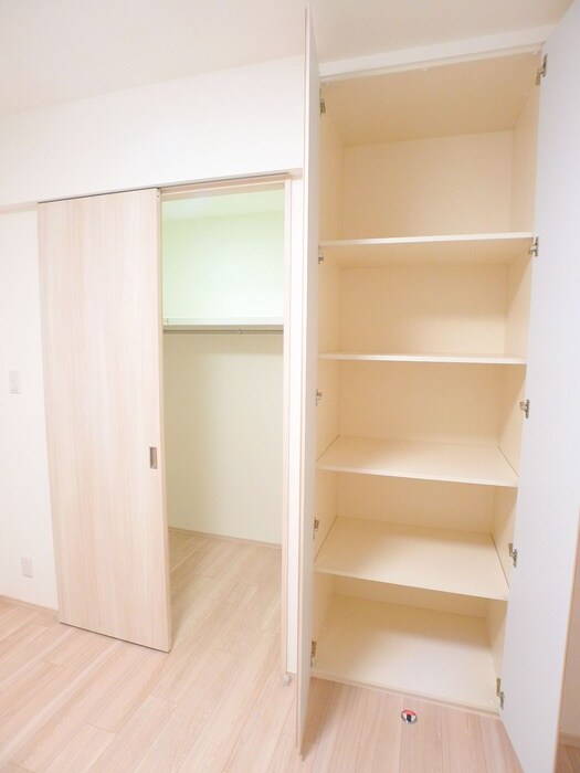 物件内観写真13　(収納)