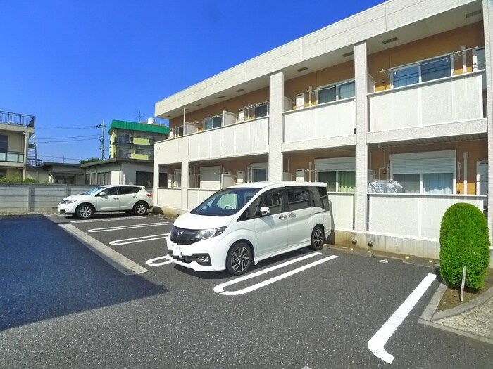 物件外観写真4　(駐車場)