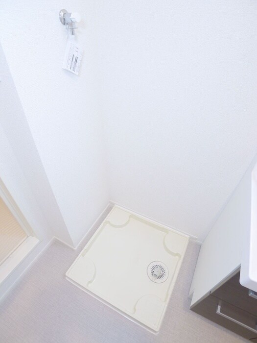 物件内観写真14　(洗濯機置場)