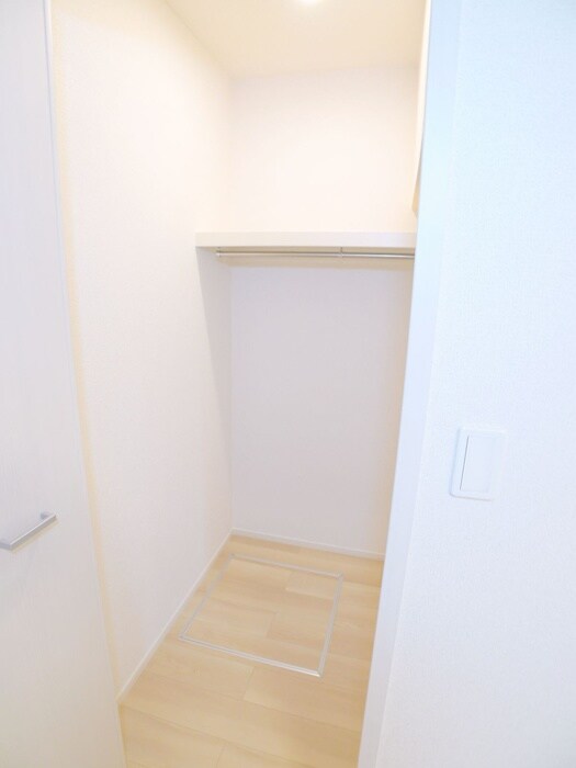 物件内観写真15　(収納)