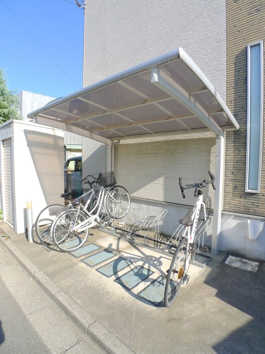 物件外観写真3　(駐輪場)