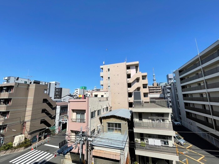 物件内観写真16　(室内からの展望)