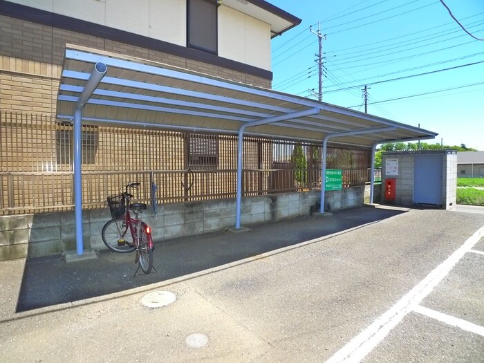 物件外観写真3　(駐輪場)
