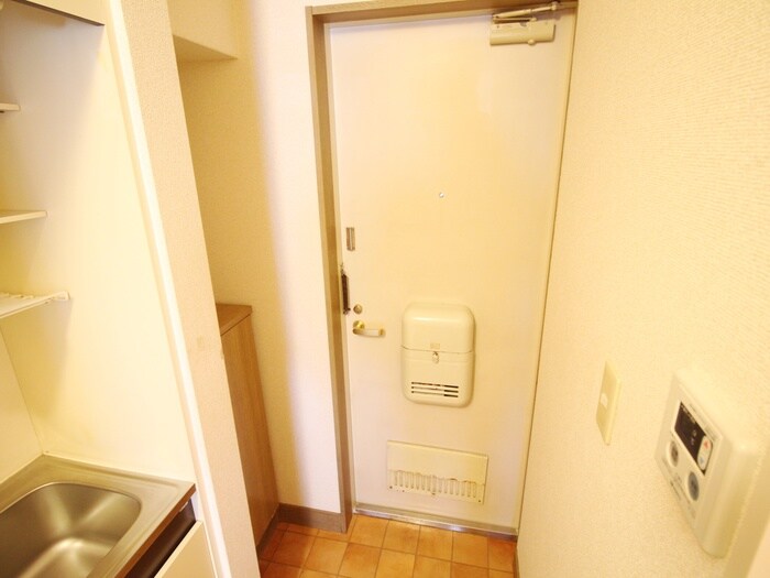 物件内観写真17　(玄関)