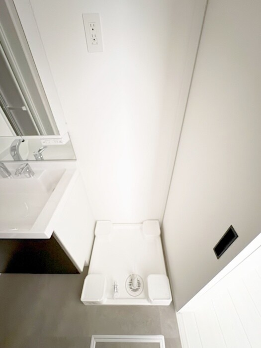 物件内観写真12　(洗濯機置場)