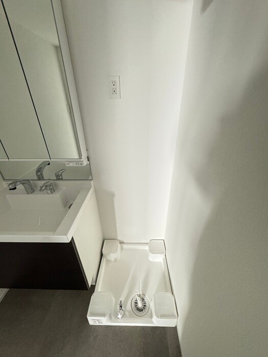 物件内観写真14　(洗濯機置場)