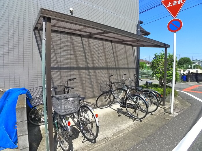 物件外観写真4　(駐輪場)